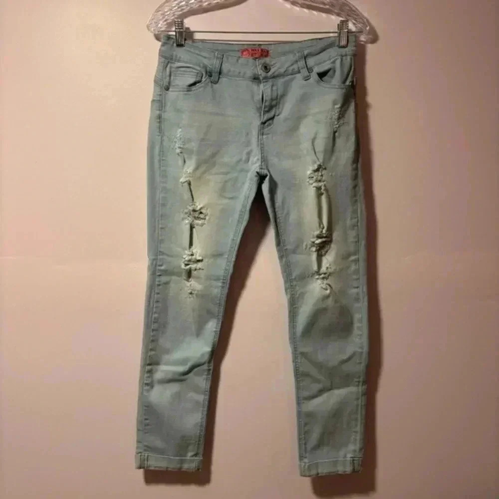 🎃 3/$20 WAX JEANS- Size 6/7 Destroyed Distressed Jeans
